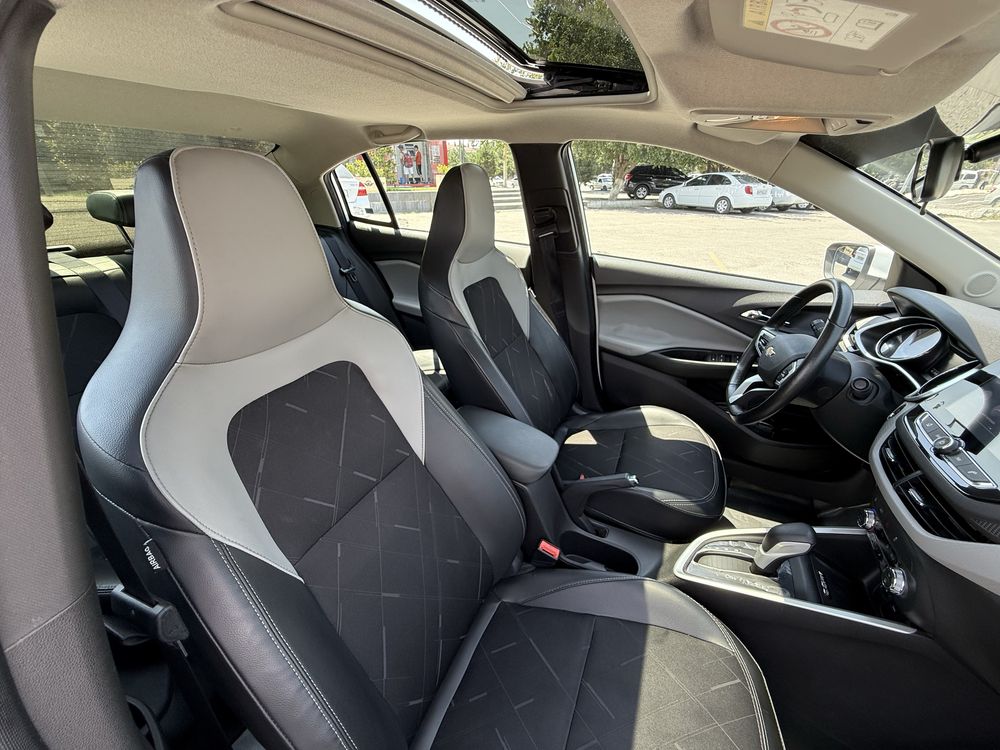 Chevrolet Onix Premier plus