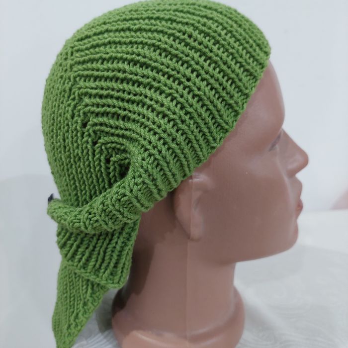 Продаётся косынка вязанная