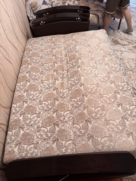 Продам отличном состояние диван.