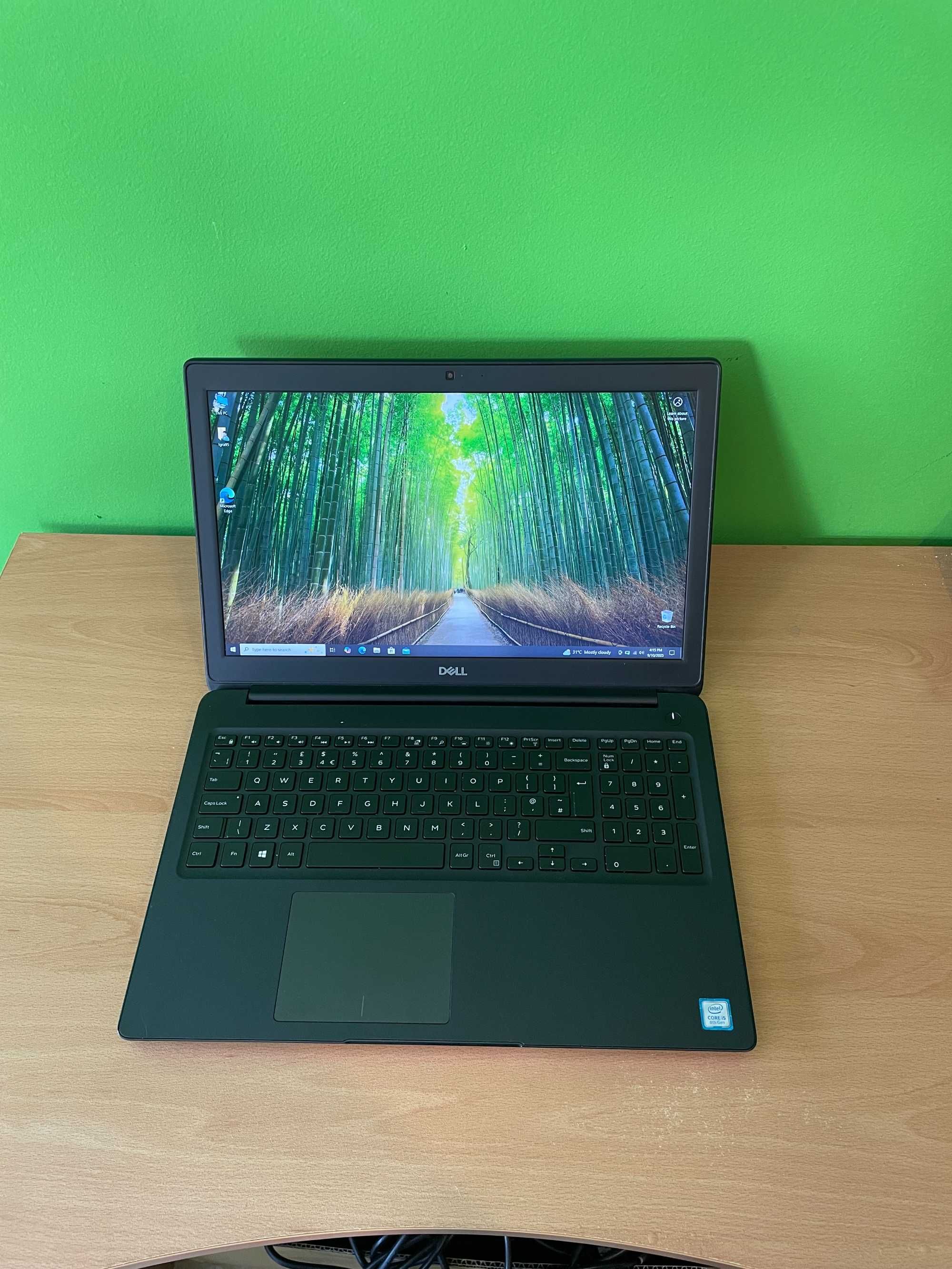 Dell Latitude 3500 - 15.6''FHD, i5-8265u, 8GB RAM, 256GB NVMe PCIe SSD