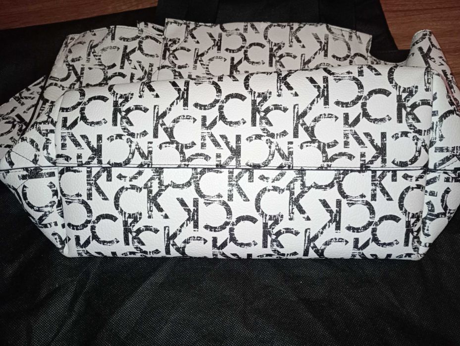 Дамска чанта Calvin Klein original  бяло и черно брандирана