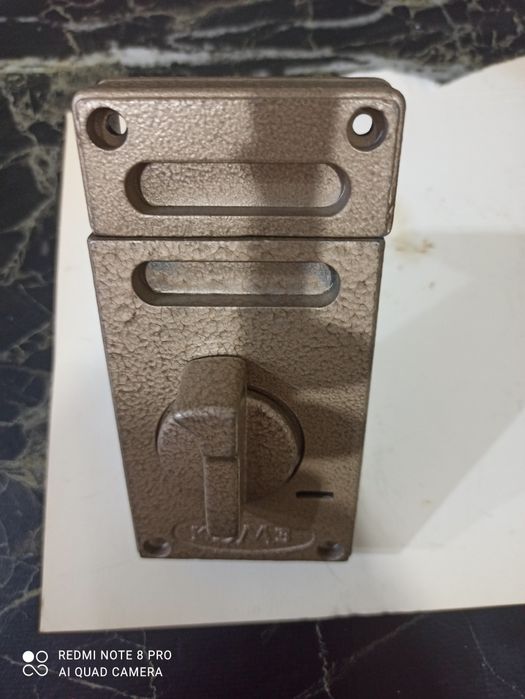 Замки для дома разные