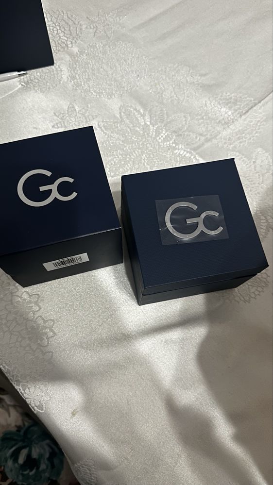 Оригинална кутия за часовник Guess premium + сертификат