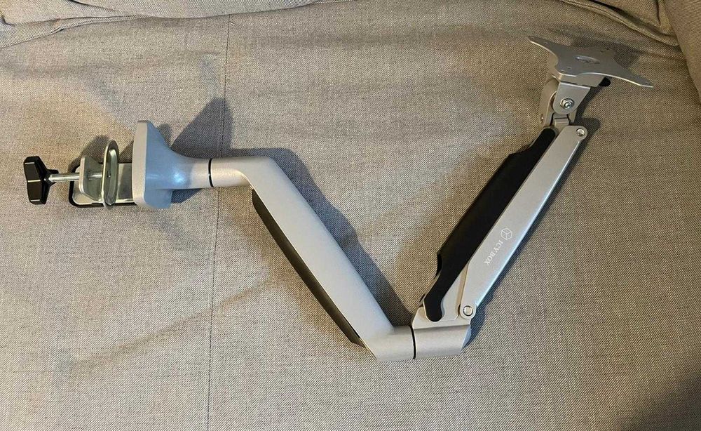 Pachet Birou Premium – HP EliteOne  + Braț Suport + Tastatură&Mouse