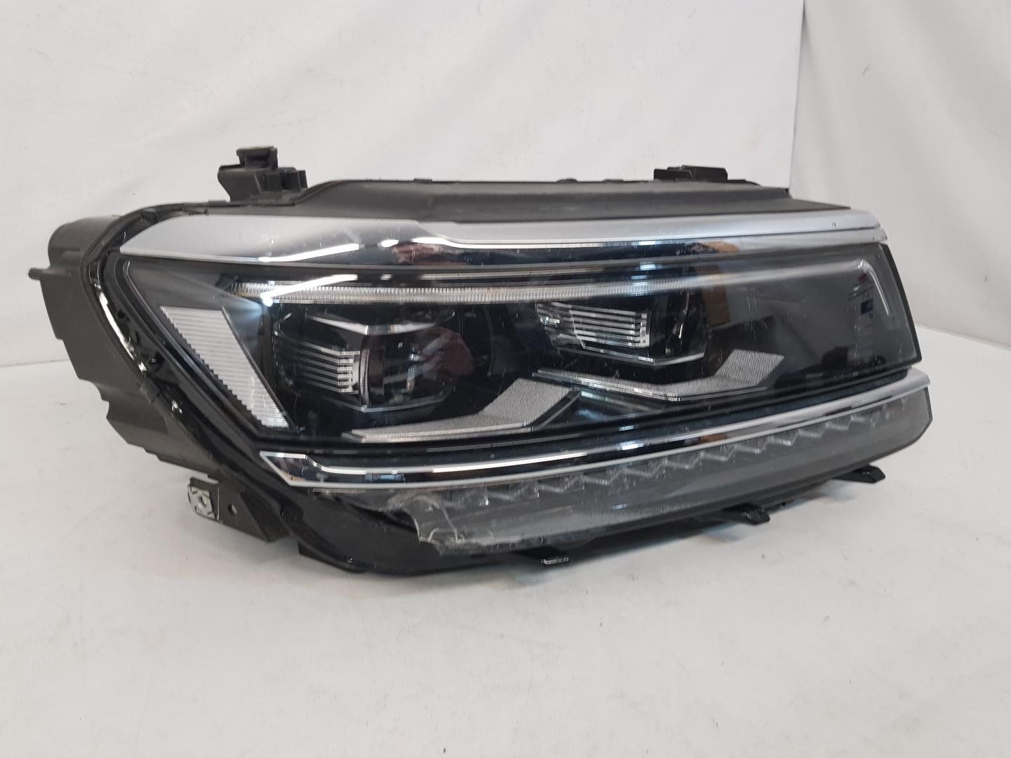 Far dreapta full led VW Tiguan 2 dupa 2016
