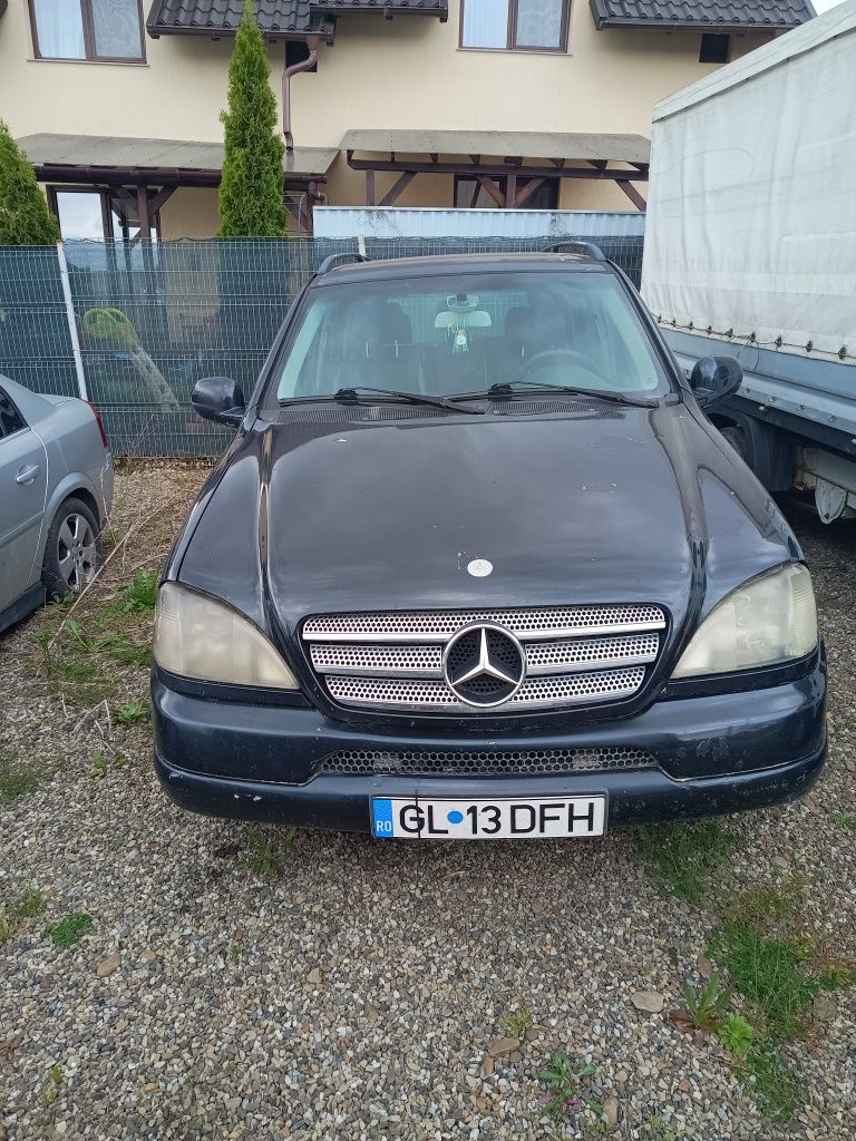 Vând Mercedes ml 270