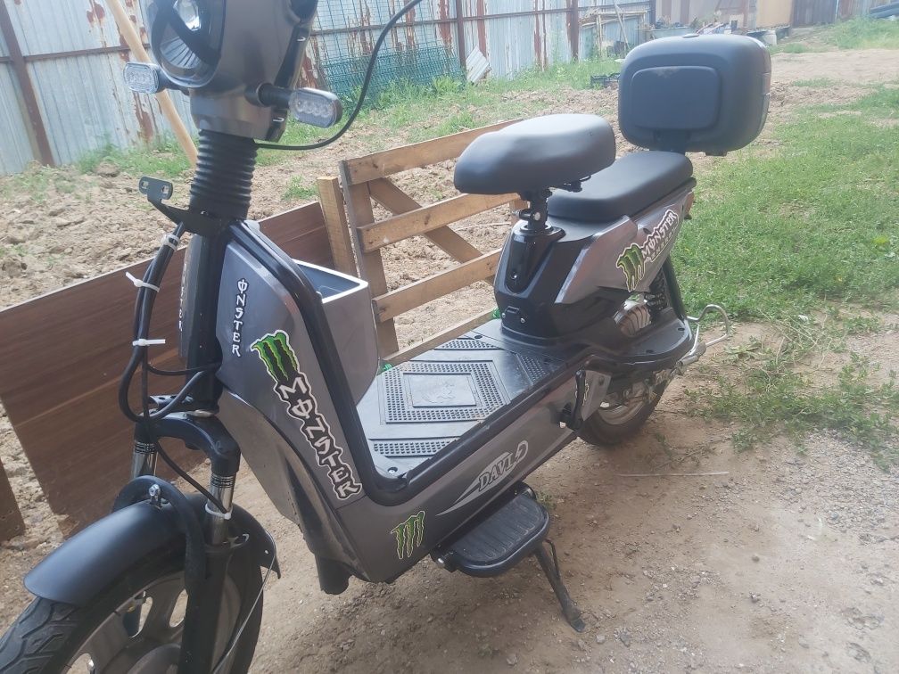 Продаётся электро скутер  Davi полностью на ходу.