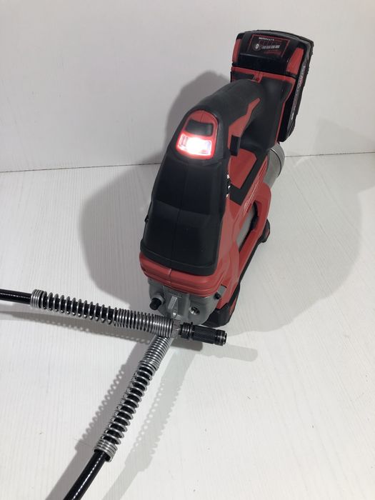 Pistol pentru gresat urilaje Milwaukee