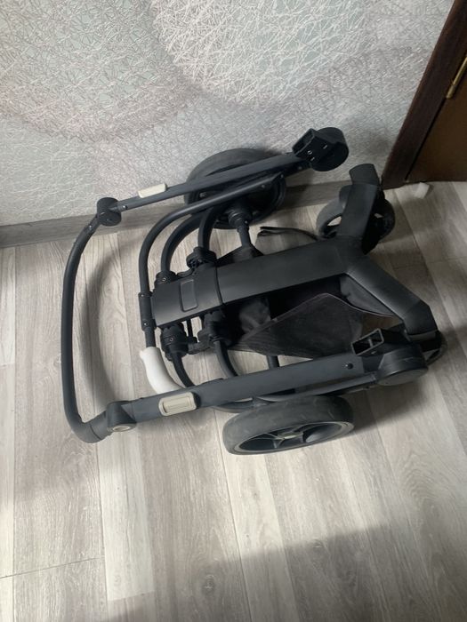 Продам детскую коляску