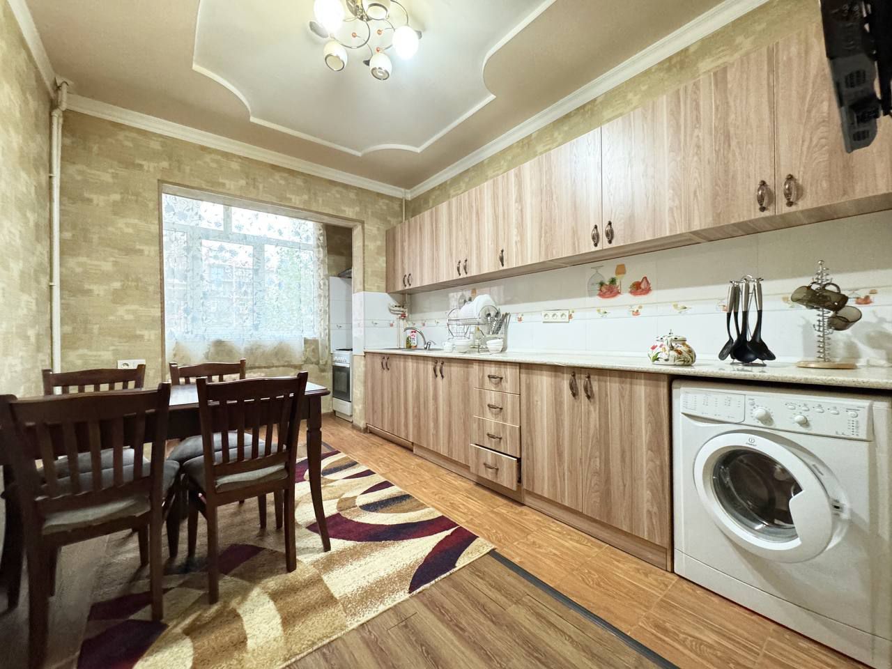 Продаётся 2х комнатная квартира на Ойбеке, ориентир Школа 60.