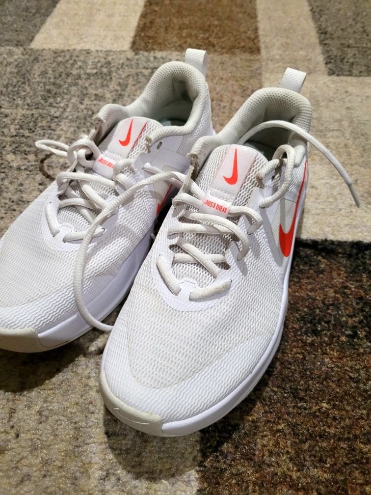 Nike-38,5 номер-80лв