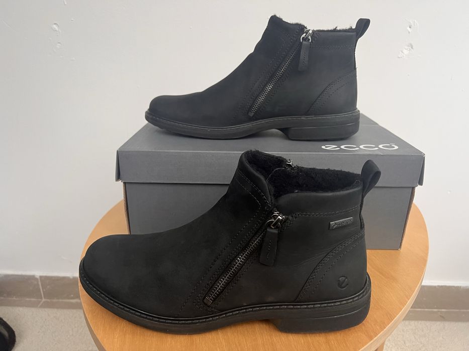 Ghete din piele ECCO