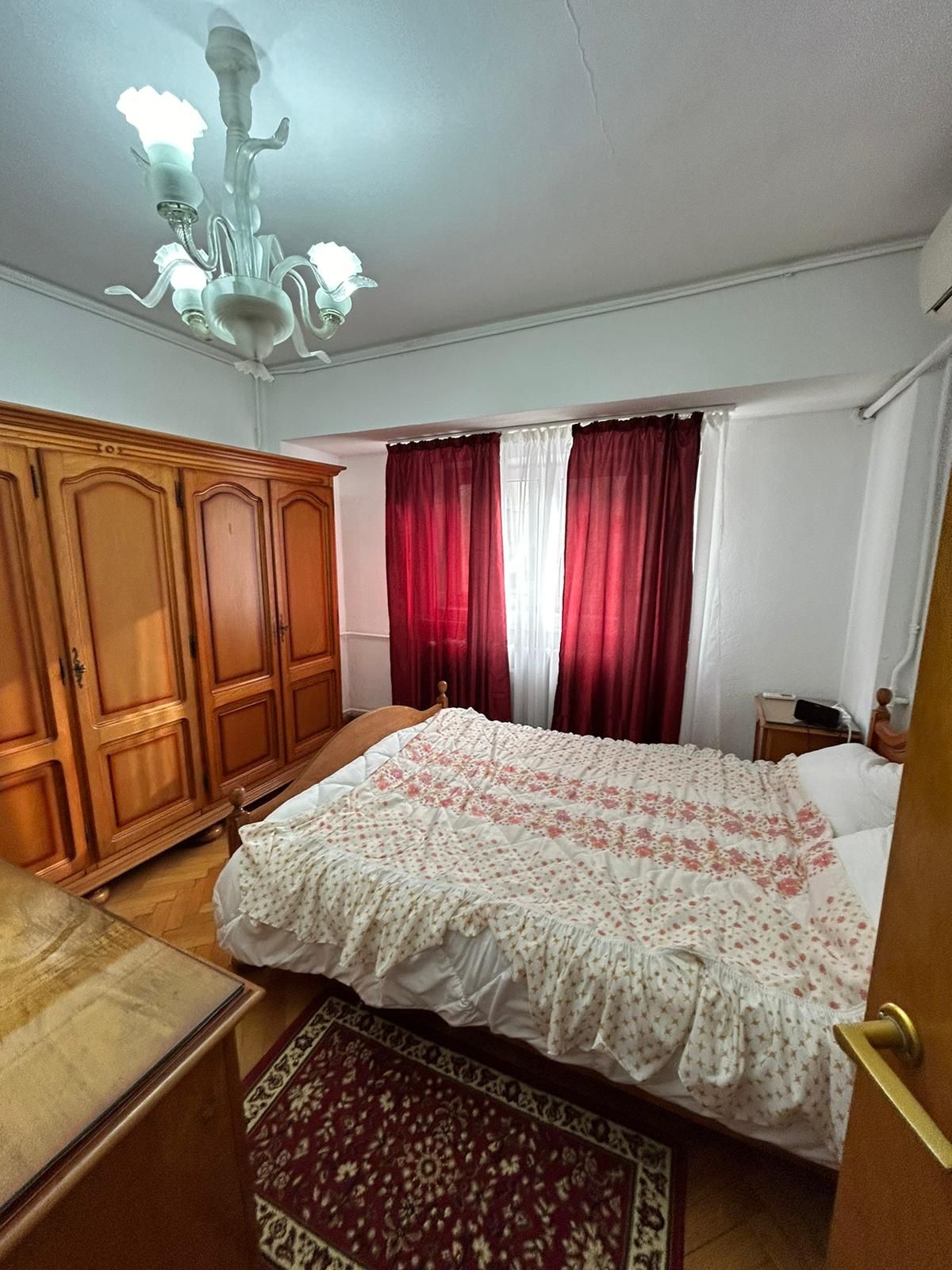 Închirieze apartament zona Unirii