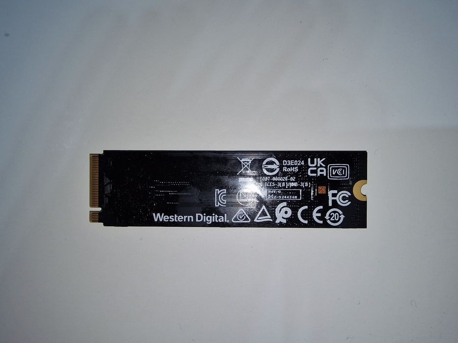 Vand SSD Western Digital / Samsung de 1TB PCIE , format 2280 , noi