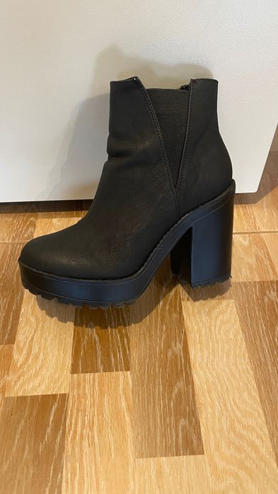 Боти с дебел ток и грайфер