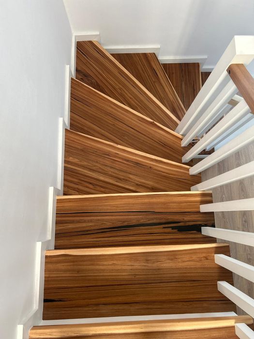 Trepte din lemn masiv