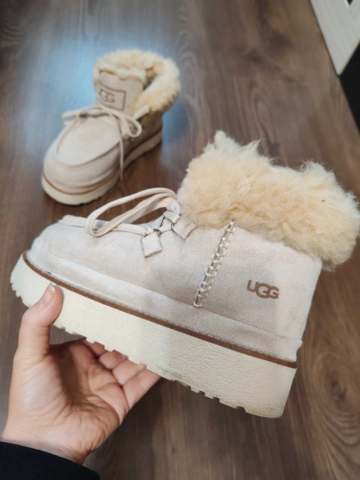 Дамски зимни боти UGG