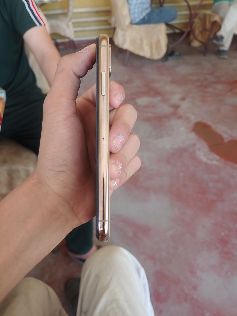 Iphone xs yaxshi holatda