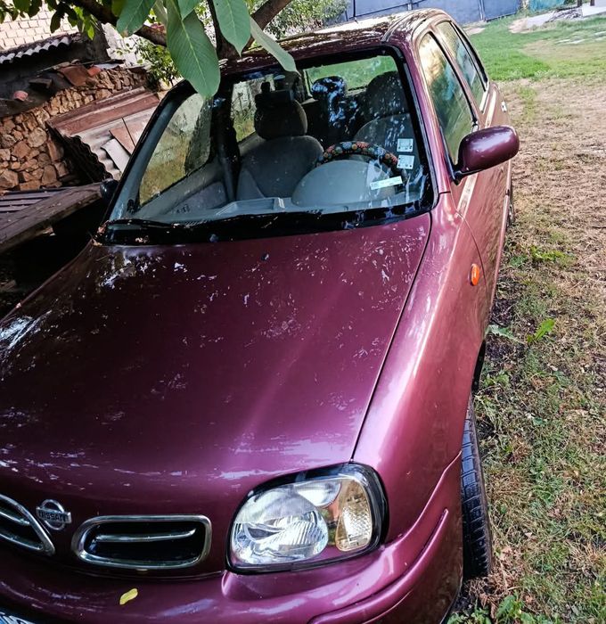 Продавам Нисан Микра