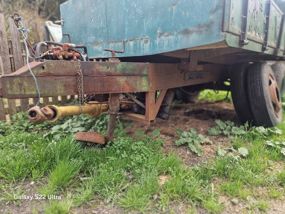 Vând remorca agricolă