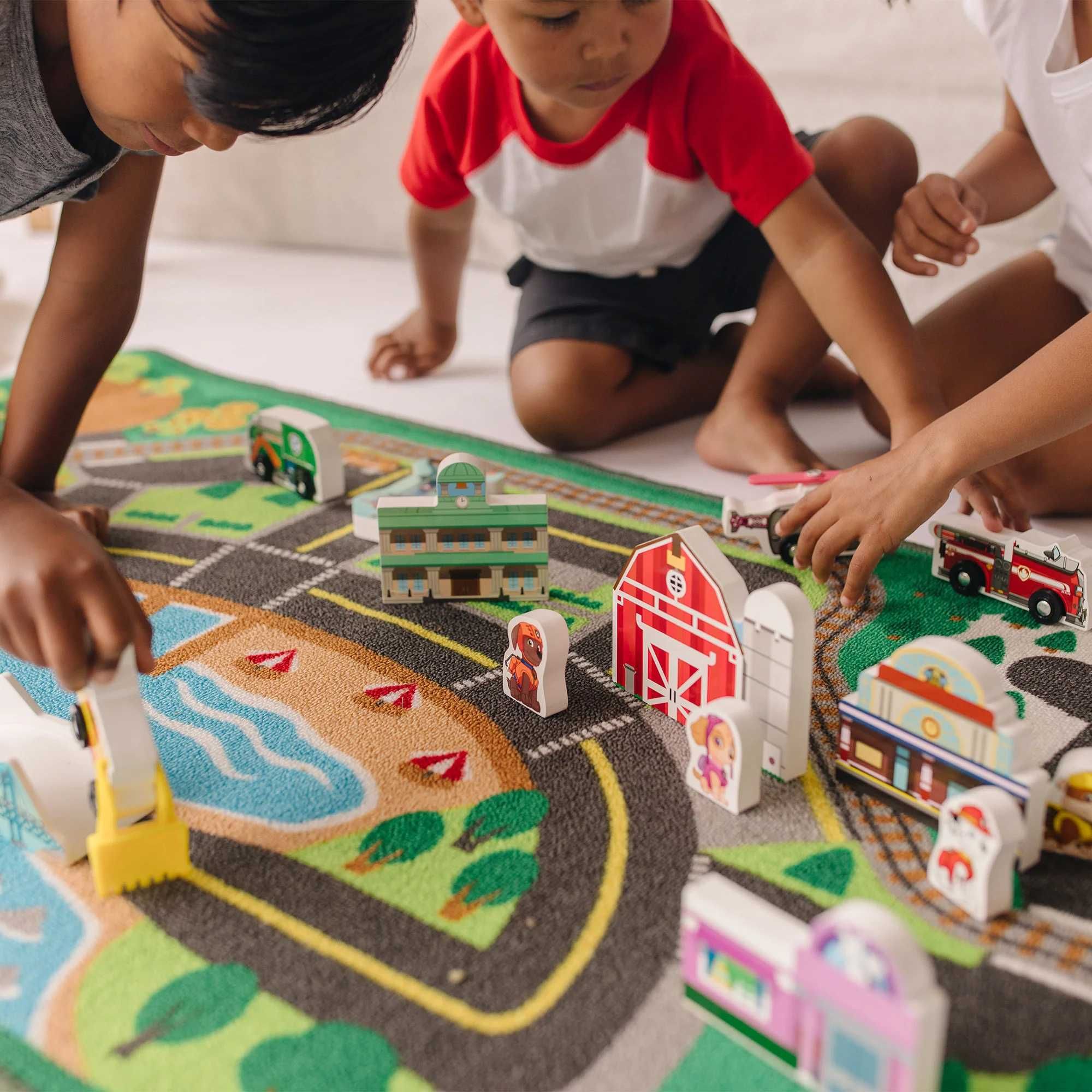 Килимче за игра с дървени фигурки Пес Патрул Melissa & Doug PAW PATROL