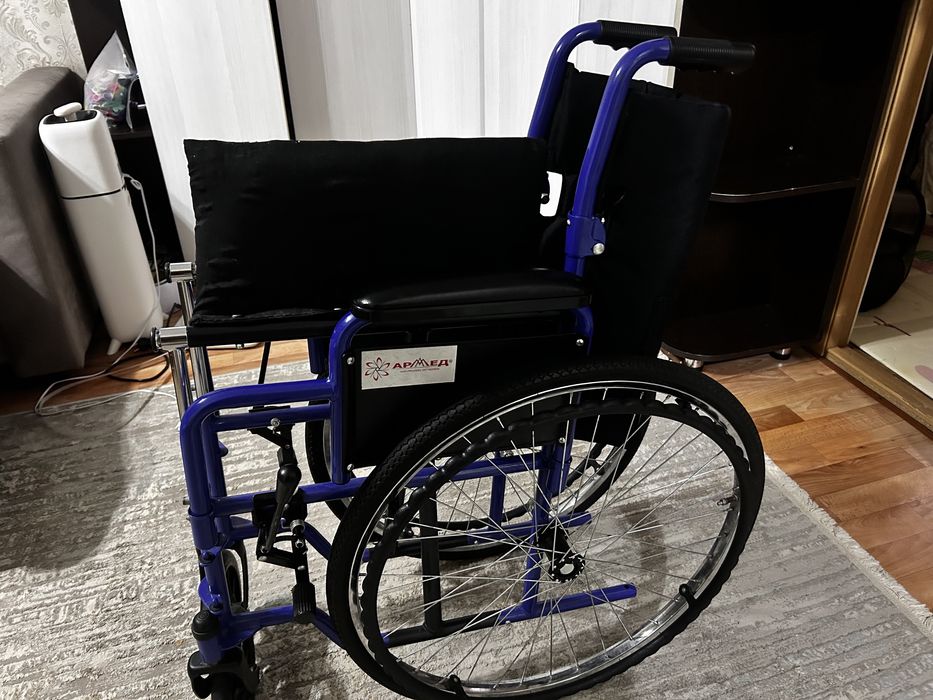 Продам инвалидную коляску