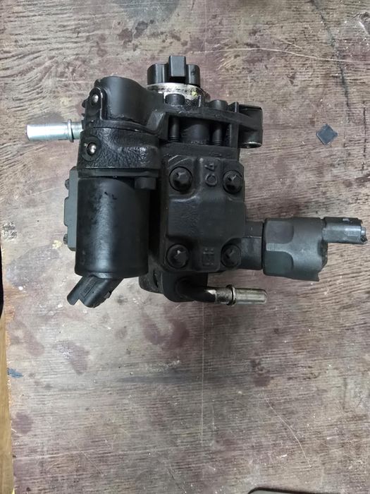 ГОРИВО Н. Помпа.