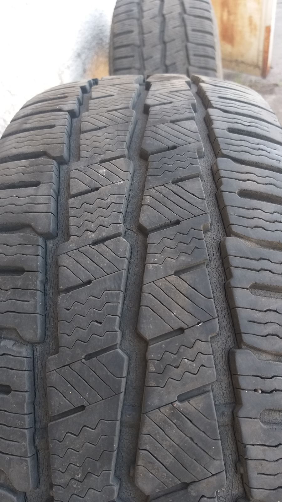 Бусови гуми Michelin 235 65 R16C