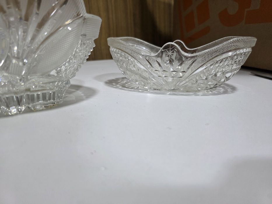 Срочно продаю хрустальные вазочки