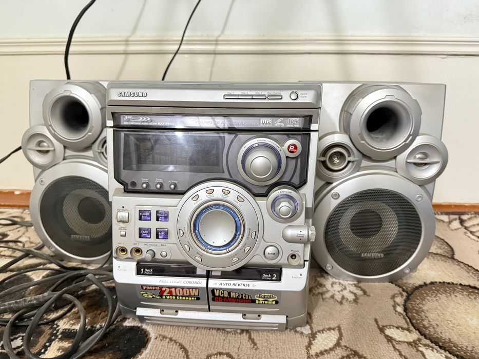 Музыкальный центр