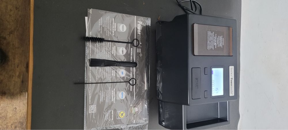 Aparat electric pentru rulat tigari