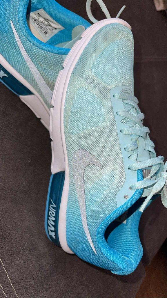 Страхотни маратонки Nike Air Max