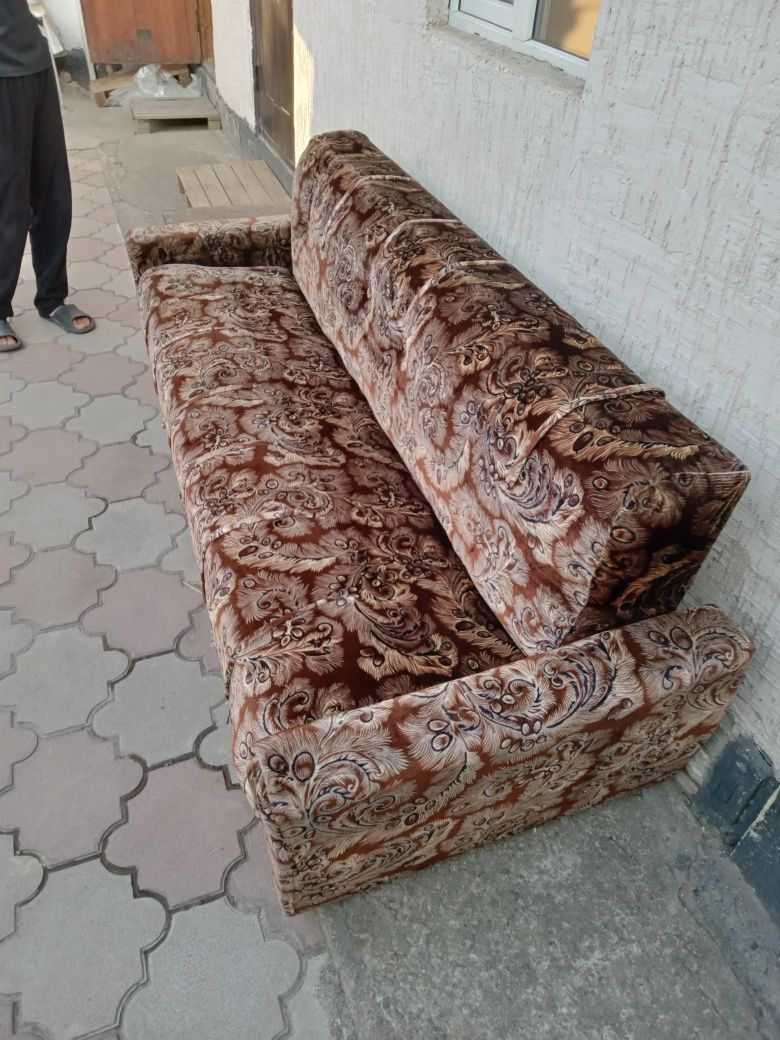 Продам диван советский