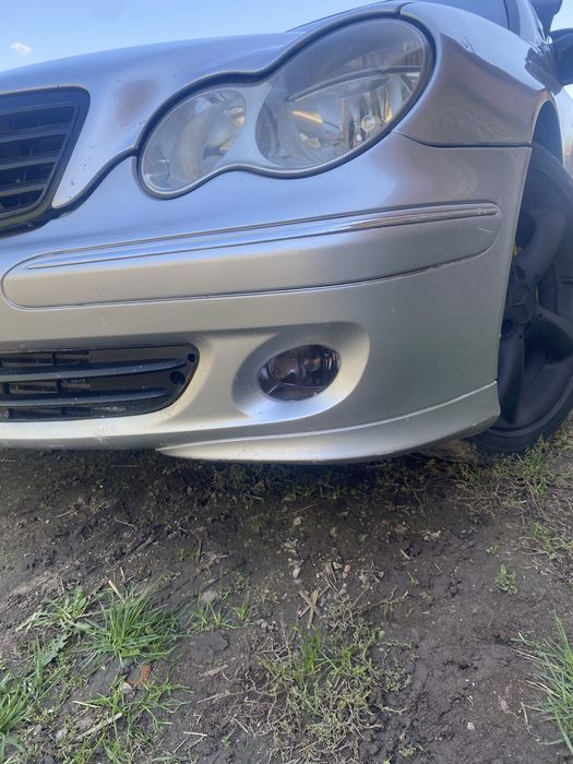 Предна броня мерцедес ц класа w203