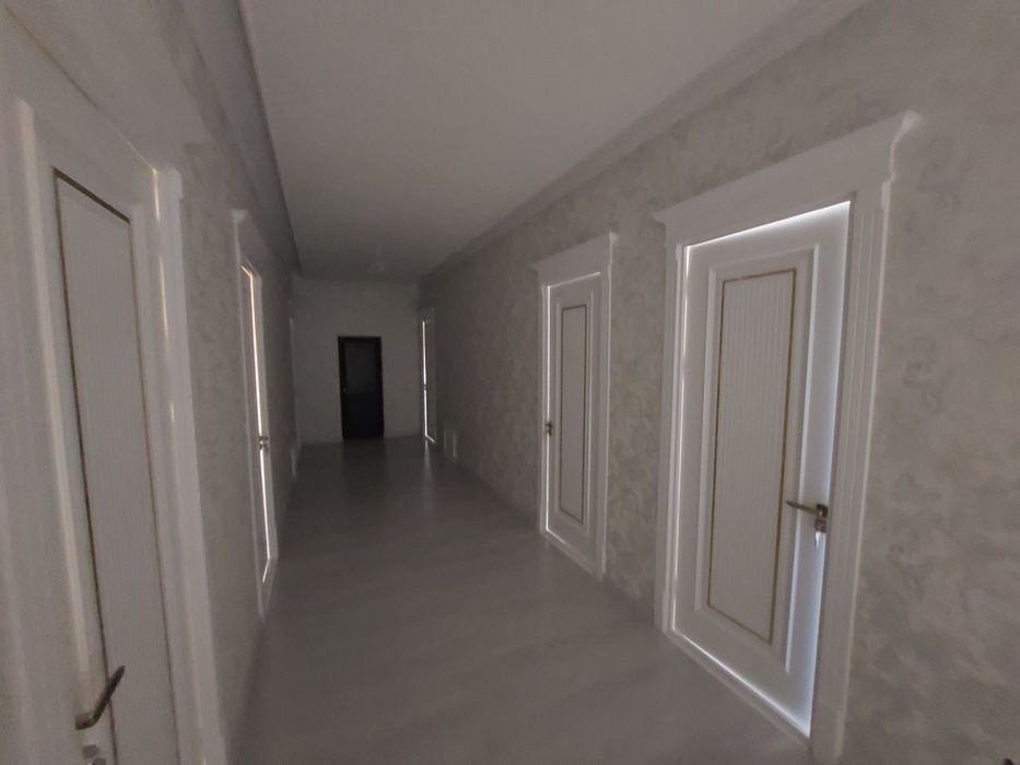 11 хона 2.5 сотик 5 та санузел янги курилган уй