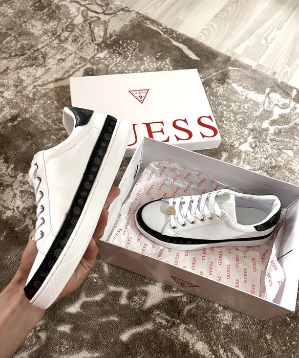 Adidasi Guess Eleganti