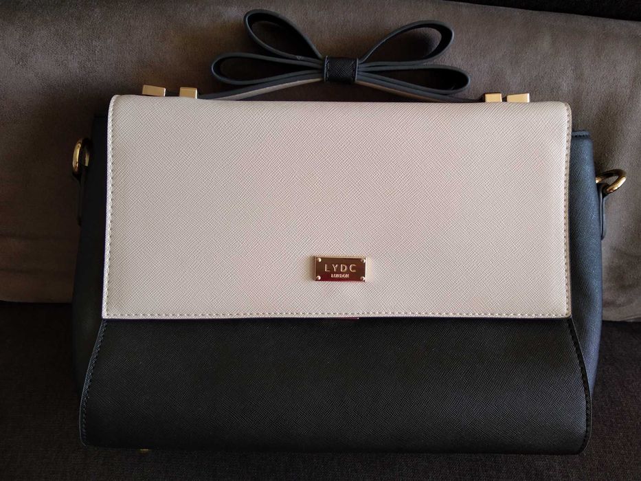 Продавам елегантна оригинална дамска чанта