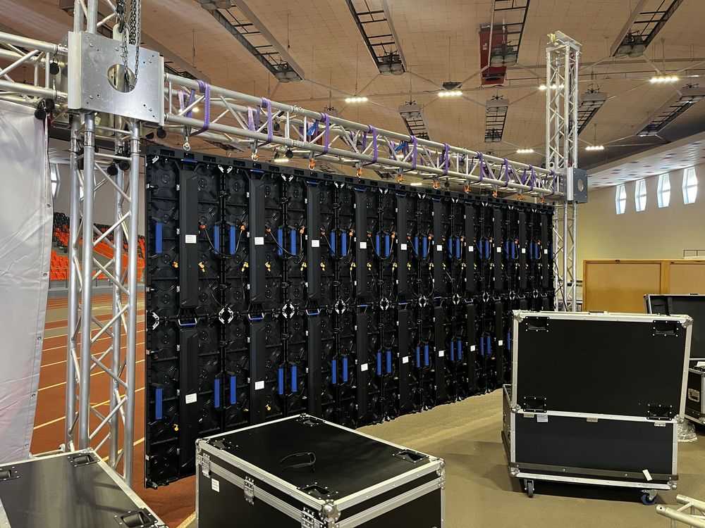 Led екран, ферма за конструкции, сцена