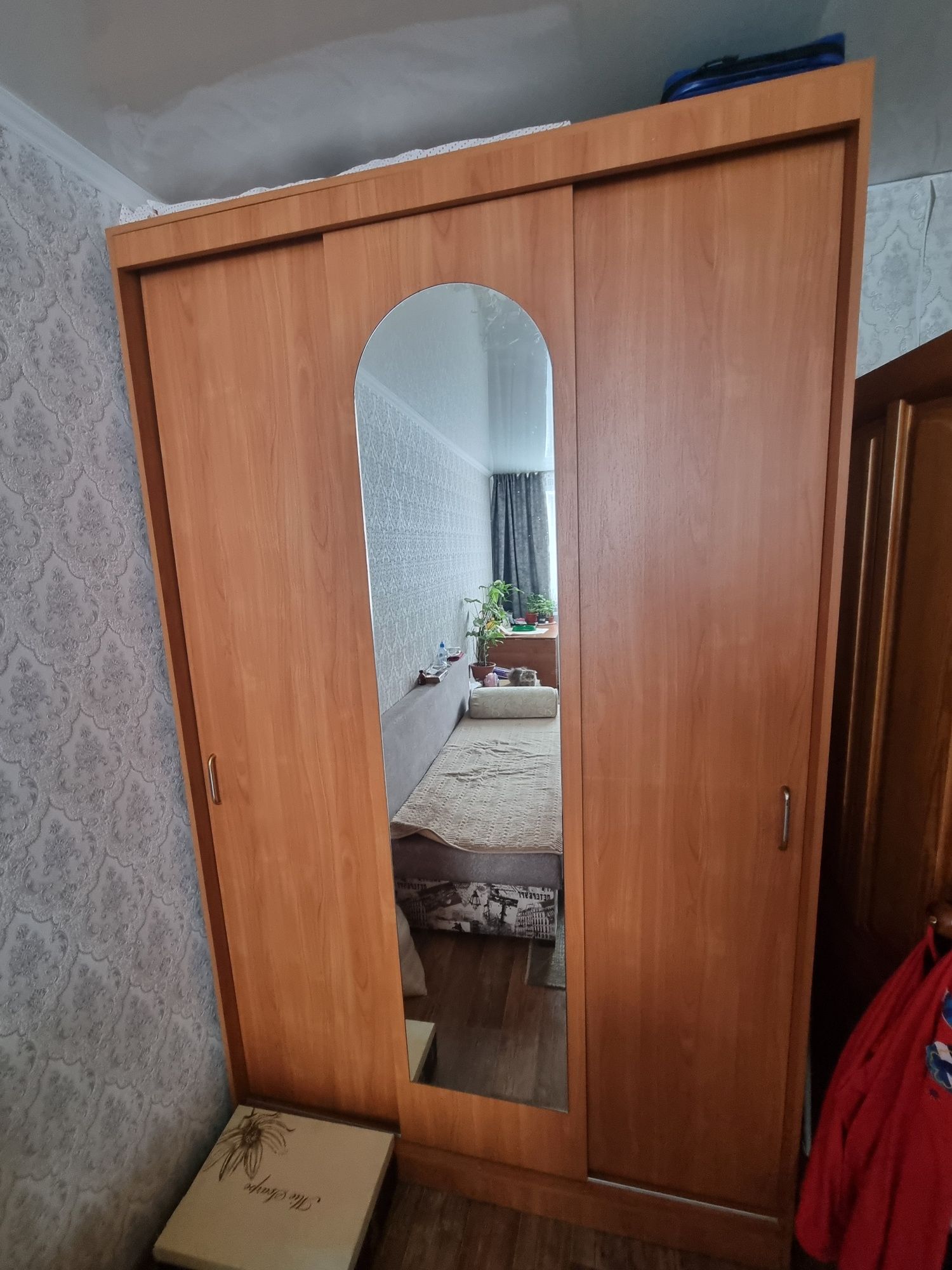 Продам шкаф купе