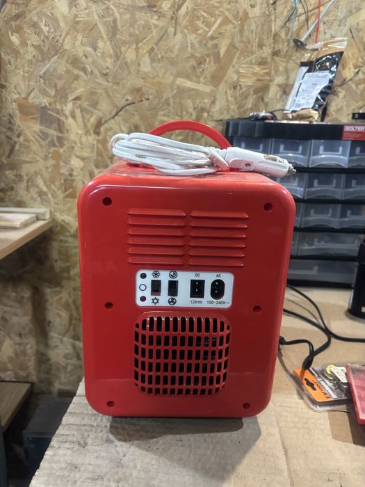 Преносим мини охладител 50W/230V червен