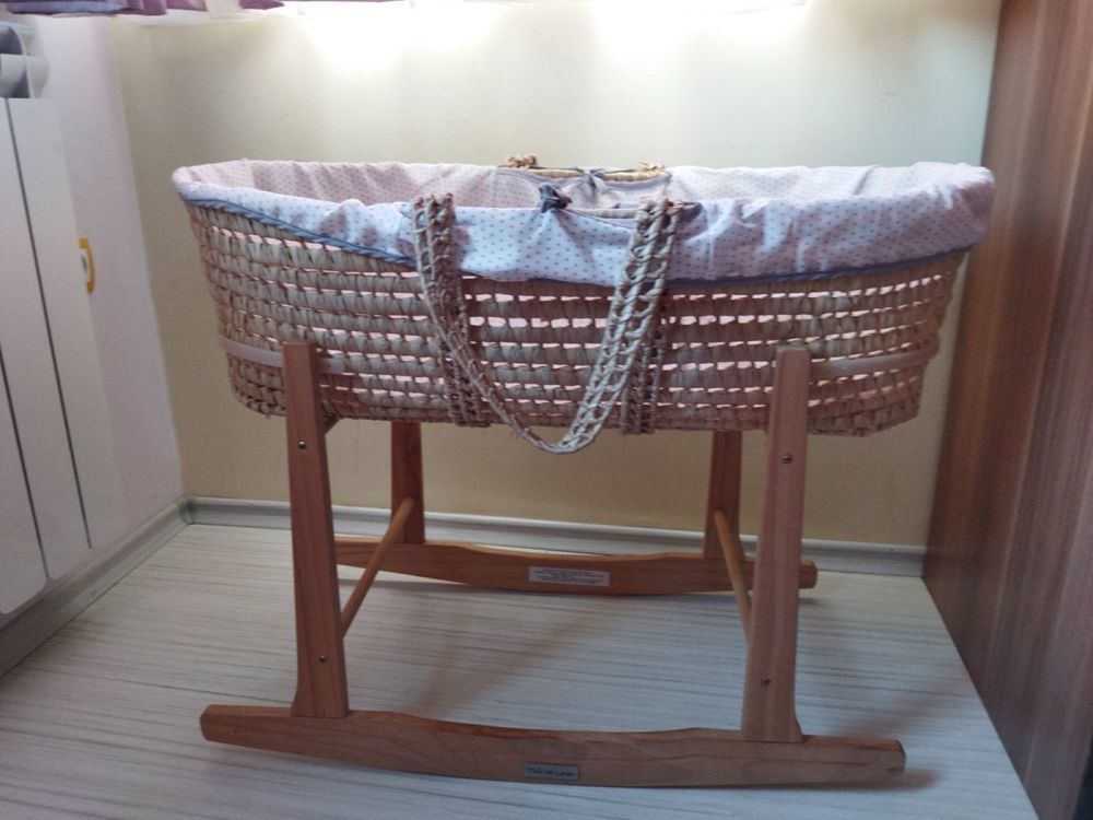 Плетен кош  за новородено бебе със стойка(люлка)