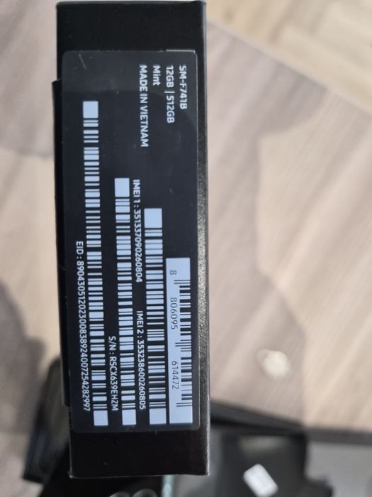 Samsung Z flip 6 512 GB in Garanție