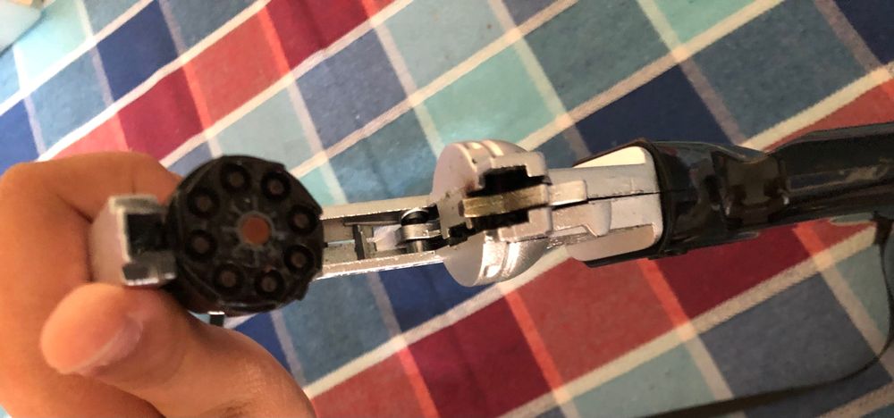 Детска пушка изтрелваща дим