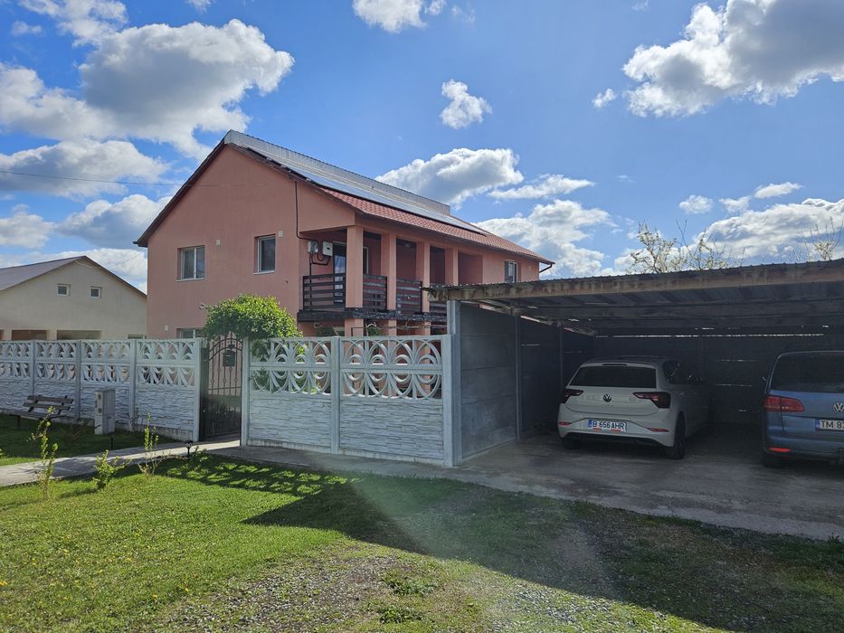 2 case finisate impecabil + 2.300 mp teren, panouri solare 6.5 kW, Jeb