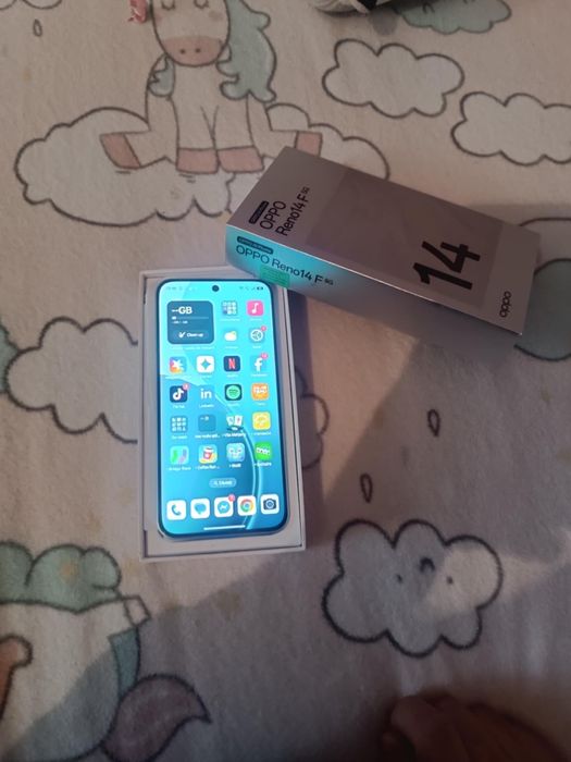 Vând oppo reno 14 f 5 g 256 gb 8 g RAM