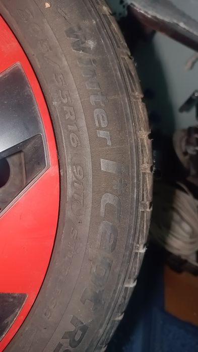 Vând geanta de tabla cu cauciuc de iarna