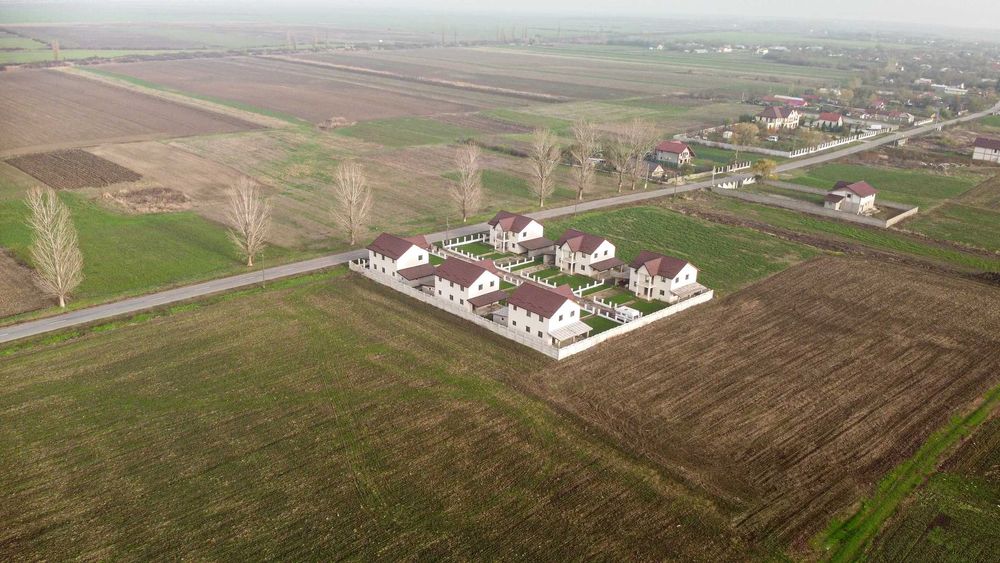 Case noi intr-un cartier privat