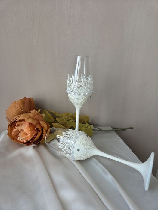 Сватбени ръчно изработени чаши