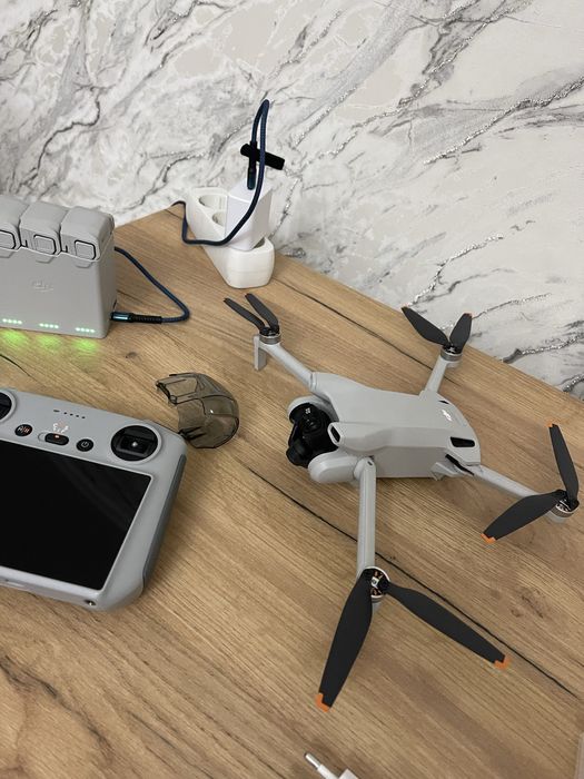 продам или обменяю dji mini 3