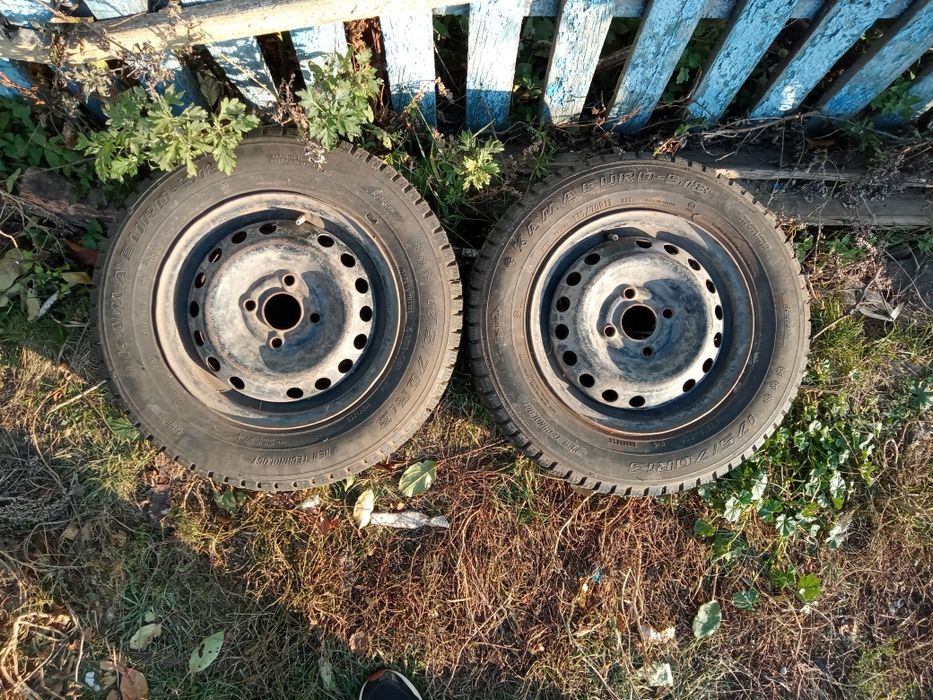 Продам пару зимних баллонов Кама euro